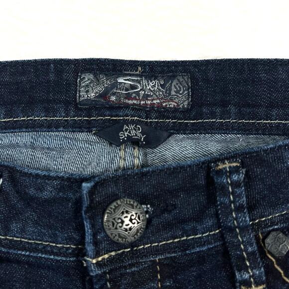 Silver Aiko Dark Wash Low-Rise Skinny Jeans W28/L29 - Picture 8 of 10